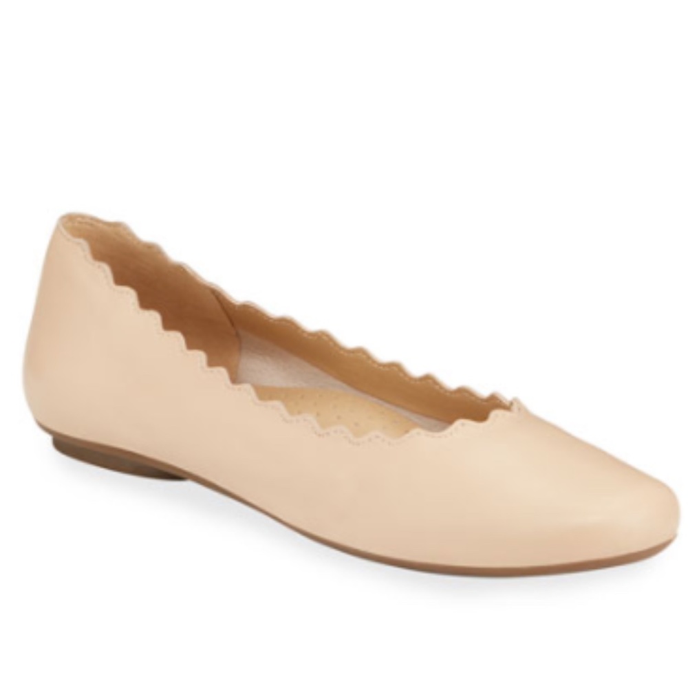 Neiman Marcus Sanya Nappa Scalloped Flats - NUDE